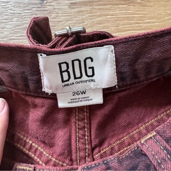 URBAN OUTFITTERS BDG Logan Buckle Essential Baggy Boyfriend Jeans size 26 - Picture 3 of 4